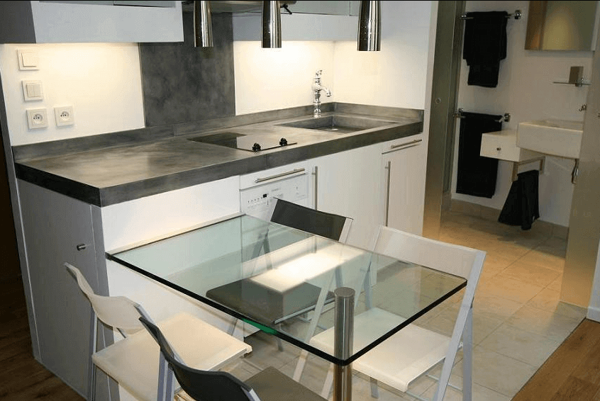 Cuisine : plan de travail en zinc
